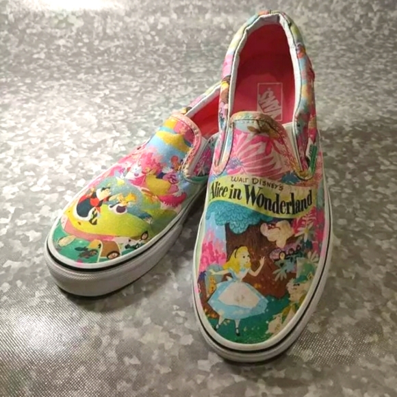 alice in wonderland vans size 9